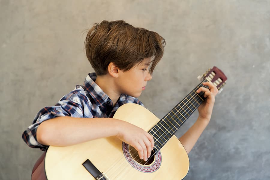 Guitar lessons by Dorothy Ophals